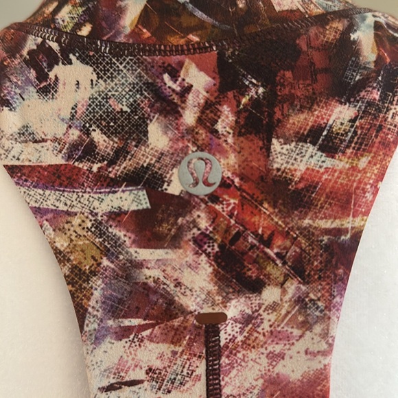 Lululemon Urbantricity Cropped Tank in Dark Terracotta, Sz 8 - Picture 5 of 10